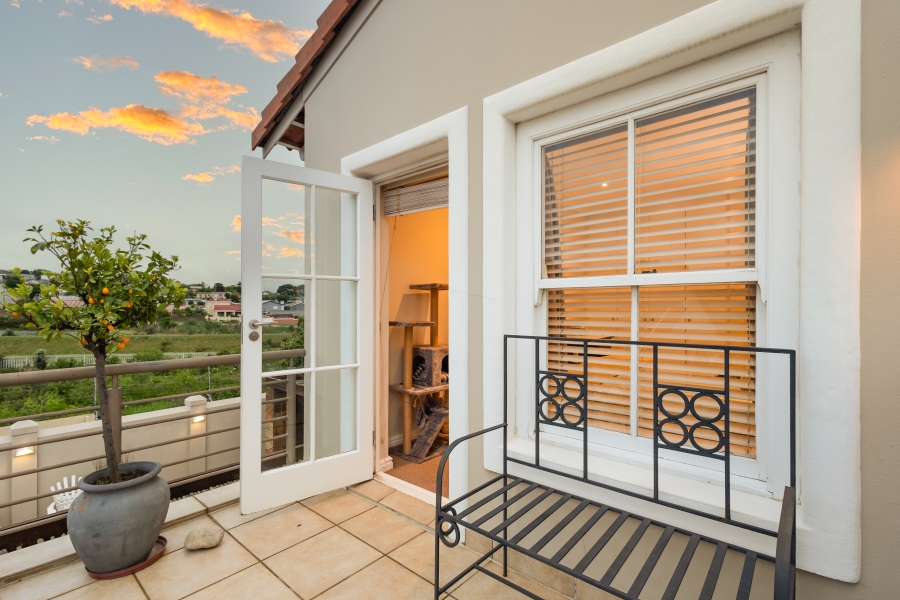 4 Bedroom Property for Sale in Schoongezicht Western Cape